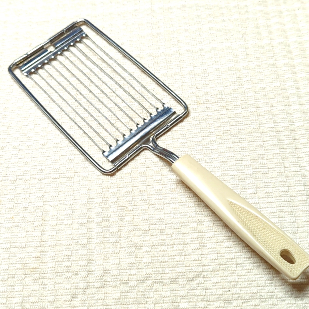 Vintage tomato slicer